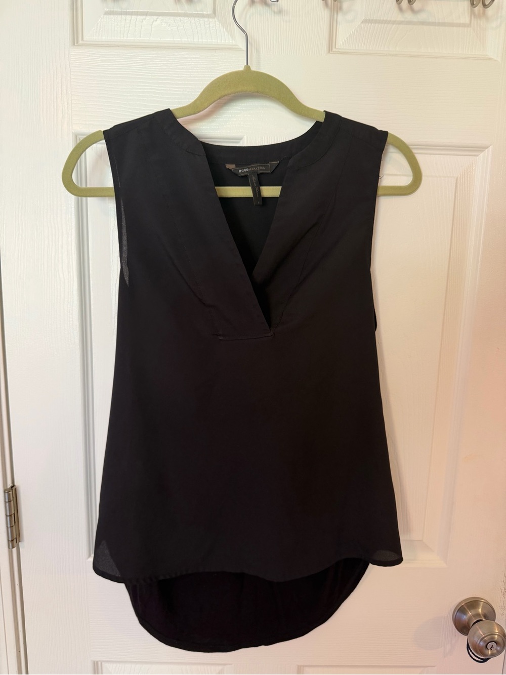 BCBGMaxAzria Black V-Neck Sleeveless Camisole